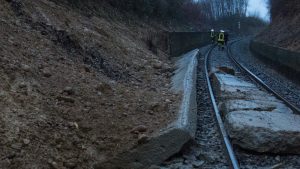 treno deragliato frana binari (7)
