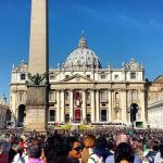 Roma, sole a San Pietro per la messa di Pasqua [FOTO]