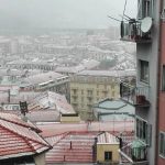 Maltempo in Liguria: neve a Savona fin su spiagge e città, allagamenti a Varazze [FOTO]