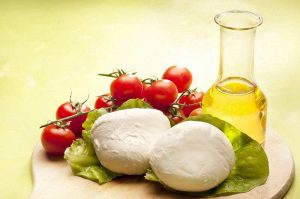 Mozzarella-di-bufala-e-olio-extra-vergine-di-oliva-