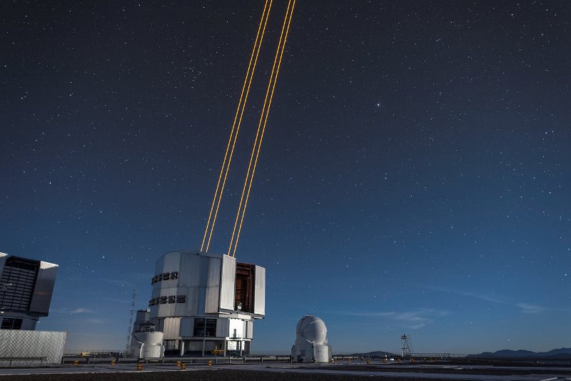 Prima luce all’Osservatorio del Paranal per il sistema di stelle guida laser più potente al mondo (12)