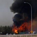Disastroso incendio in Canada: il rogo si estende, salgono le temperature [FOTO]