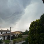 Il maltempo più estremo scuote la primavera italiana: bombe d’acqua dalla pianura Padana alla Campania