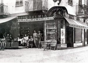 primo-negozio-ferrero-Alba-