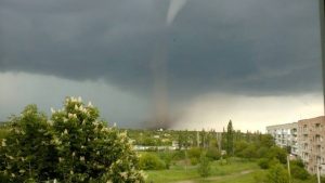 Il tornado avvistato ieri nei pressi della città di Kirovograd nello scatto di Alice Gruskovskaya