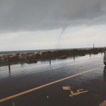 Maltempo, violenta grandinata a Pisa: città imbiancata, tornado sulla costa [FOTO]
