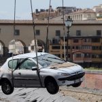 Voragine Firenze: rimosse metà delle auto sprofondate [FOTO]