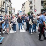 Milano, esplosione palazzina ai Navigli: le vittime sono una coppia e la mamma delle bimbe ricoverate [GALLERY]