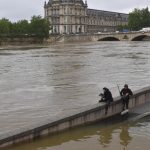 Senna in piena a Parigi: chiuso il Louvre, il Musée d’Orsay e il Grande Palais [GALLERY]