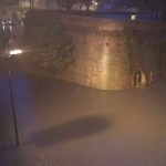 Nubifragio a Grosseto, situazione critica: auto sommerse, arrivano i sommozzatori [FOTO LIVE]