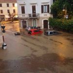 Nubifragio a Grosseto, situazione critica: auto sommerse, arrivano i sommozzatori [FOTO LIVE]
