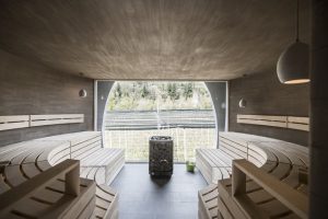 APPLESAUNA 1