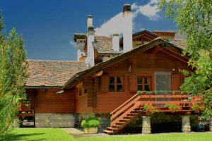 Notre-Maison---estate