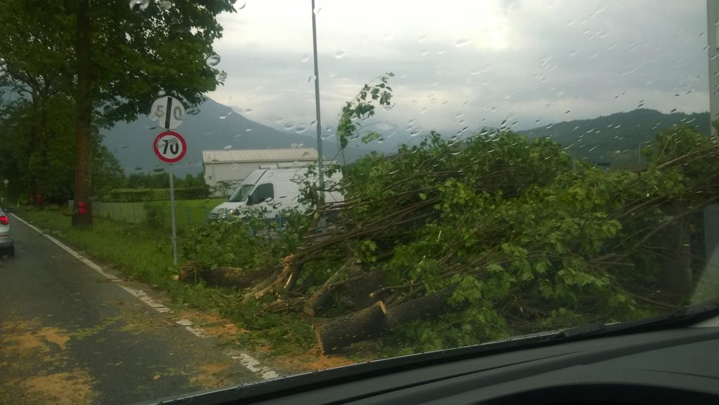 maltempo arezzo tromba d'aria