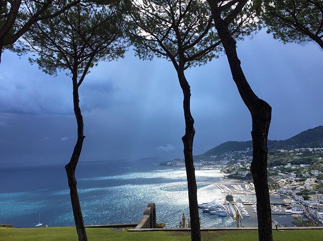 tromba marina ischia maltempo tornado capri napoli
