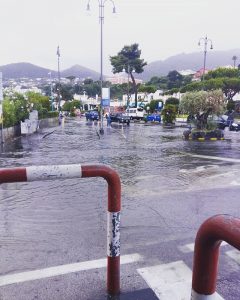 tromba marina ischia maltempo tornado capri napoli