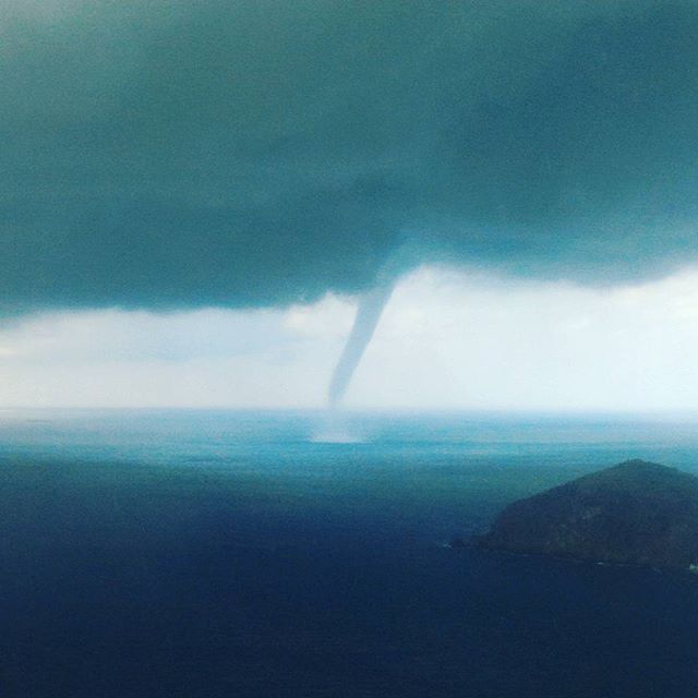 tromba marina ischia maltempo tornado capri napoli
