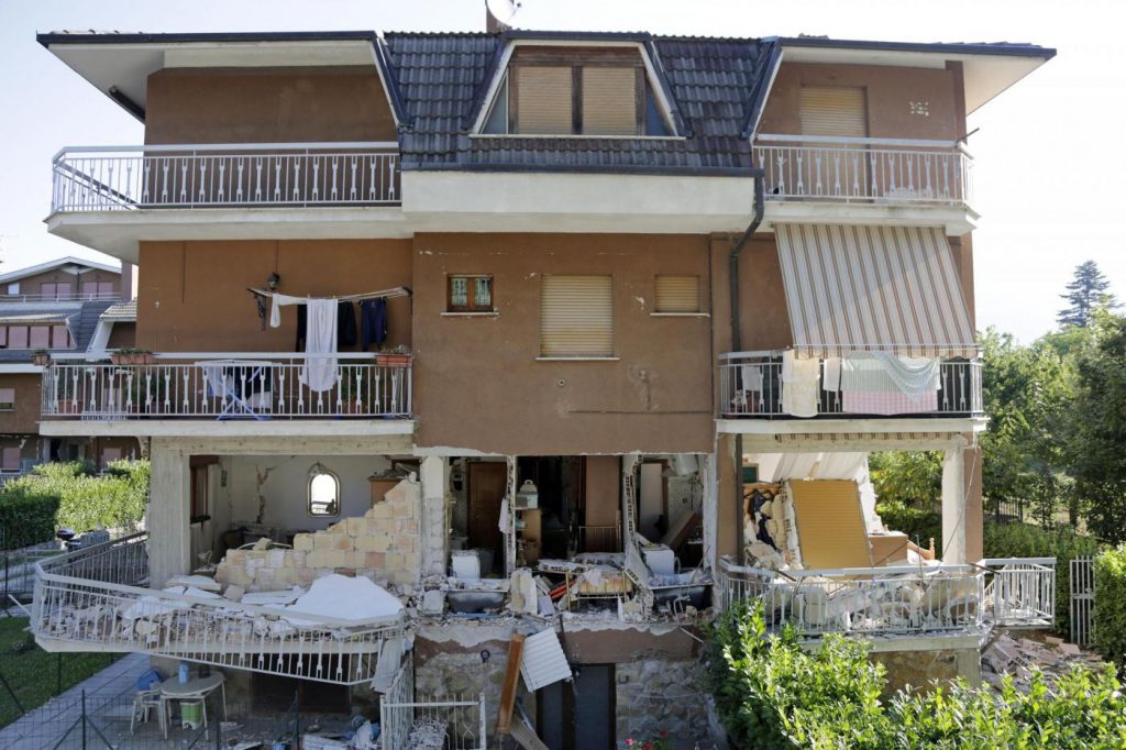 Terremoto, la città di Amatrice al quarto giorno dal sisma