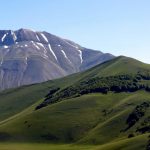 Appennino cuore e delizia: il terremoto e la grande crepa sulla Cima del Redentore nei monti Sibillini