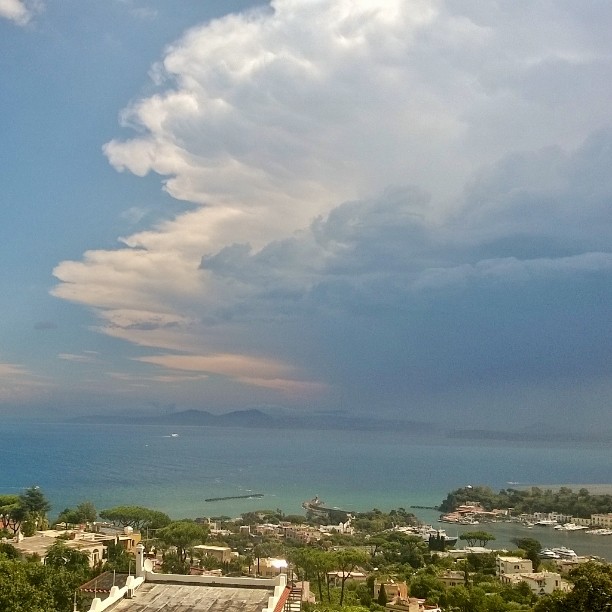 tromba marina ischia maltempo tornado capri napoli