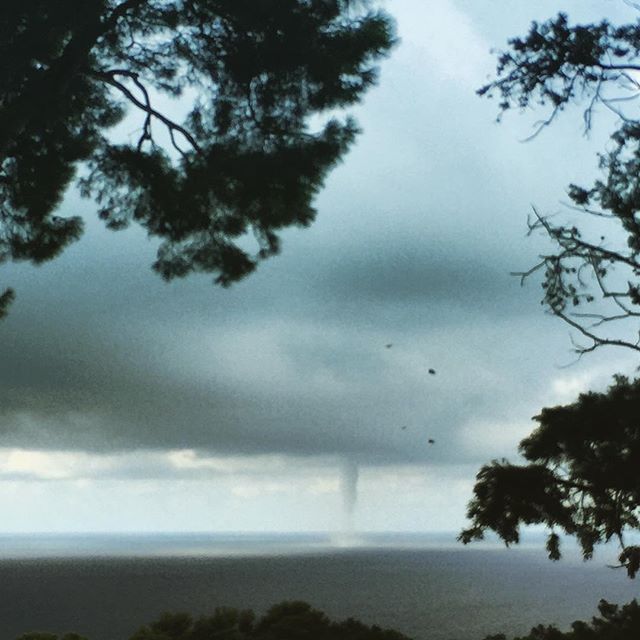 tromba marina ischia maltempo tornado capri napoli