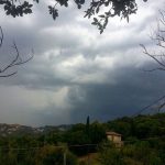 Maltempo, violenti temporali al Centro e in Sardegna: è subito autunno [FOTO LIVE]