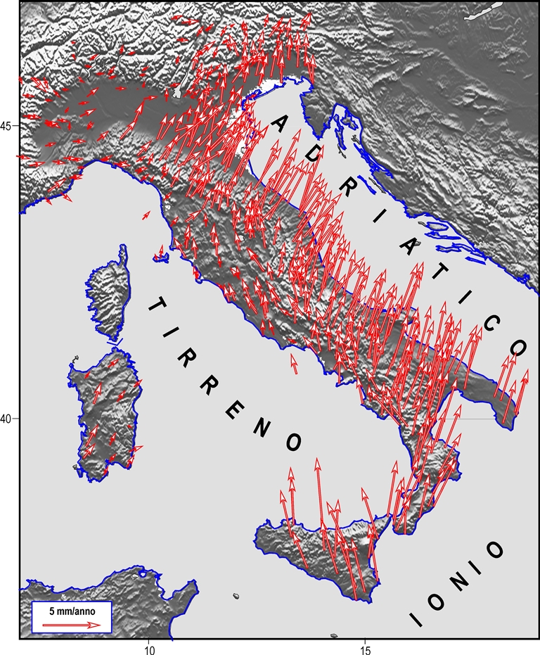 Fig. 2 Velocità orizzontali (vettori rossi) delle stazioni GPS considerate rispetto al sistema di riferimento eurasiatico (Cenni et alii, 2015)