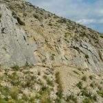 Terremoto, ecco le “rotture” della faglia in superficie sul versante di Castelluccio di Norcia [GALLERY]