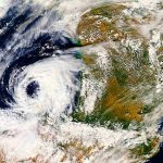 Maltempo, rarissimo ciclone nel Golfo di Biscaglia: si chiama “Stephanie”, domani arriverà in Italia [MAPPE]