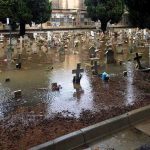 Maltempo Sicilia, bomba d’acqua pazzesca a Siracusa: cimitero completamente allagato, lapidi sommerse [FOTO]