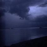 Maltempo, spettacolari fulminazioni nell’alto Adriatico: forte temporale al largo di Chioggia [GALLERY]