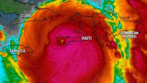L'uragano "Matthew" durante la fase del "landfall" sulle coste sud-occidentali haitiane