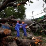 La furia del tifone Haima si abbatte sulle Filippine, 90mila persone in fuga [GALLERY]