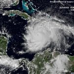 Uragano Matthew, allarme massimo su Caraibi e Bahamas: le FOTO in diretta da Giamaica, Haiti e Cuba [GALLERY]