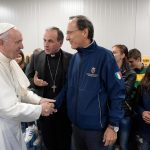 Terremoto Centro Italia: papa Francesco prega tra le macerie di Amatrice [GALLERY]