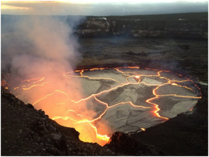 Lago di lava all’interno del cratere sommitale del K?lauea (Credit: USGS)