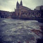 Maltempo, ciclone al Sud: violenta tempesta di vento investe l’isola di Malta, litorali devastati [FOTO e VIDEO LIVE]