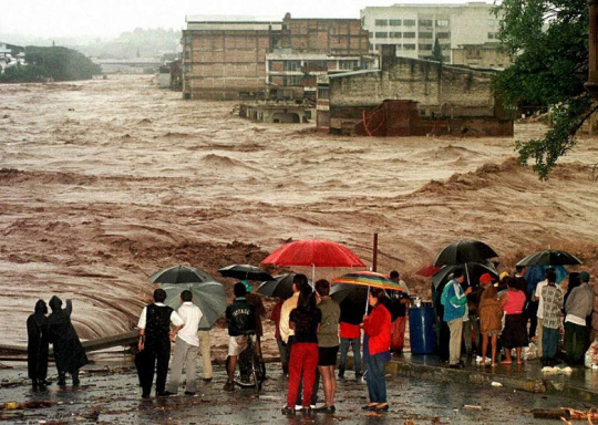 L'Uragano Mitch devasta l'Honduras nel 1998