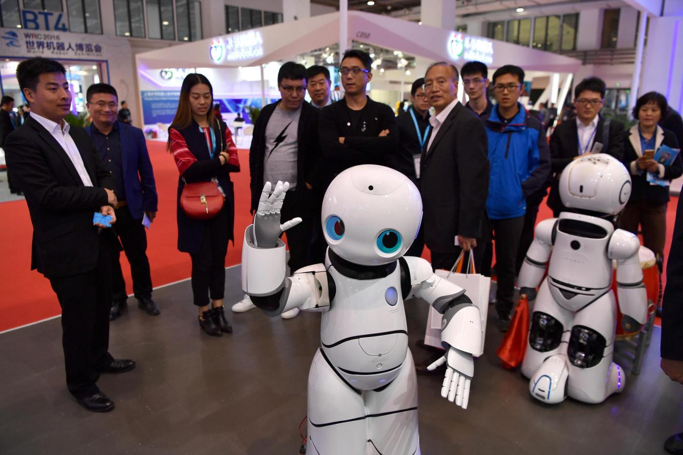 Конференции робототехника. Роботы в Японии. Робототехника Японии. Китайские роботы. Выставка роботов в Японии.