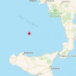 Terremoto, scossa 5.7 nel Tirreno: epicentro vicino il vulcano Marsili, nel piano di Wadati-Benioff [MAPPE]