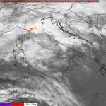 Allerta Meteo, Italia spaccata a metà: freddo e maltempo al Nord con forti piogge, sole e caldo al Sud [LIVE]
