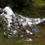 Ecco i resti dell’aereo precipitato in Colombia: 75 vittime e 6 sopravvissuti [GALLERY]