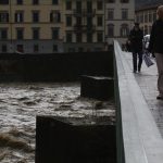 Maltempo: l’Arno in piena comincia a fare paura anche a Firenze [GALLERY]