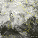 Allerta Meteo, Italia spaccata a metà: freddo e maltempo al Nord con forti piogge, sole e caldo al Sud [LIVE]