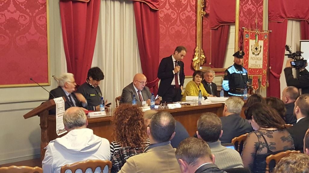 Presentata-la-Carta-sismotettonica-e-della-franosità-della-Valle-del-Fiume-Crati-1