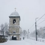 Storico blizzard in Ucraina, pianure sommerse da 60cm di neve: tutte le incredibili FOTO da Ternopil e Leopoli [GALLERY]