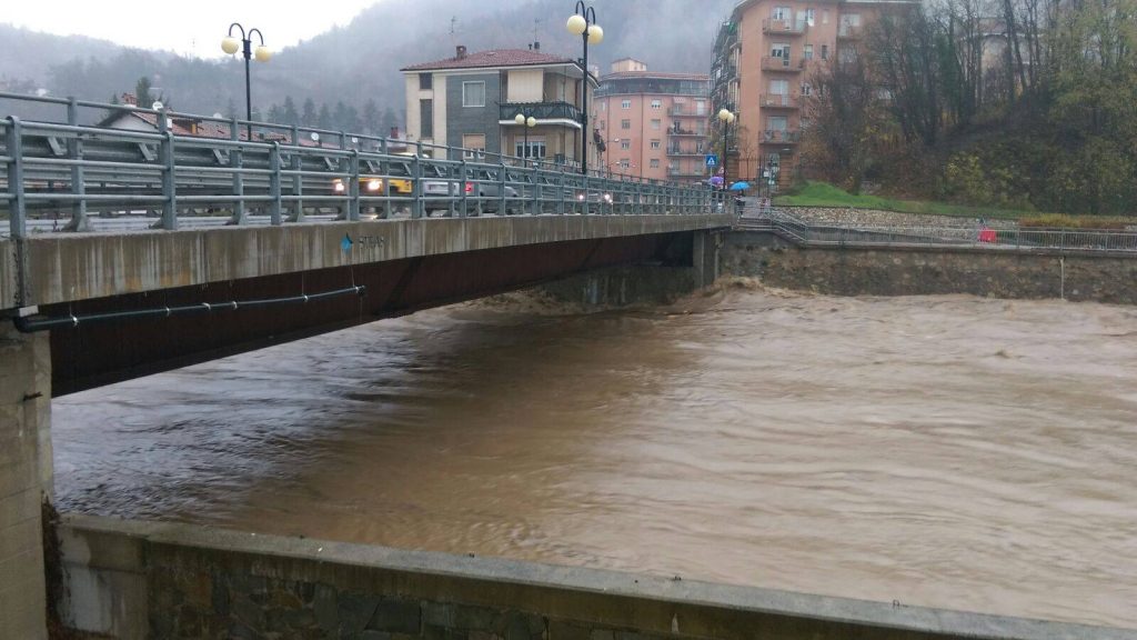 alluvione piemonte tanaro ceva mondovì foto shock (6)