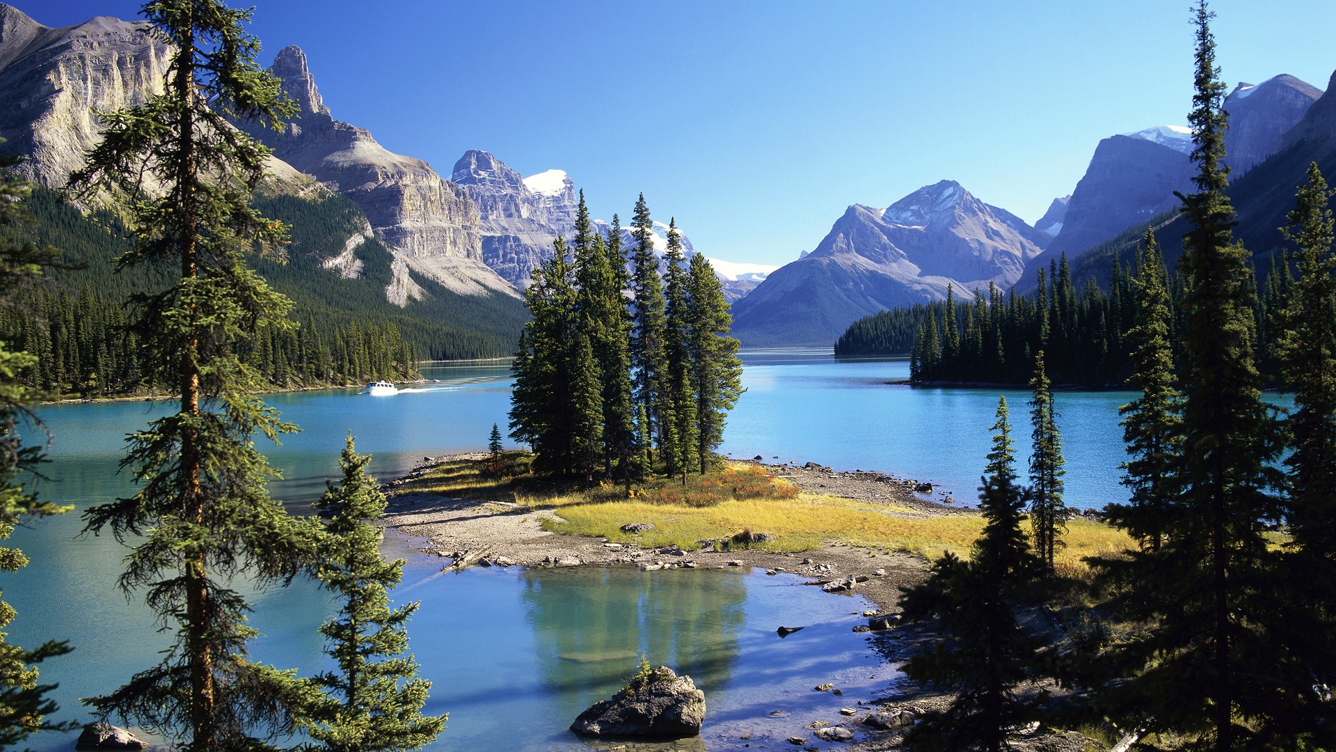 Maligne Lake In Canada Il Lago Con L isolotto Degli Spiriti GALLERY 