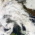 Maltempo, spettacolare ciclogenesi sulla Sardegna: ecco l’occhio del ciclone che sta flagellando l’Italia [LIVE]