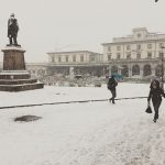 Spettacolare nevicata in atto a Novara: città completamente imbiancata [FOTO e VIDEO LIVE]